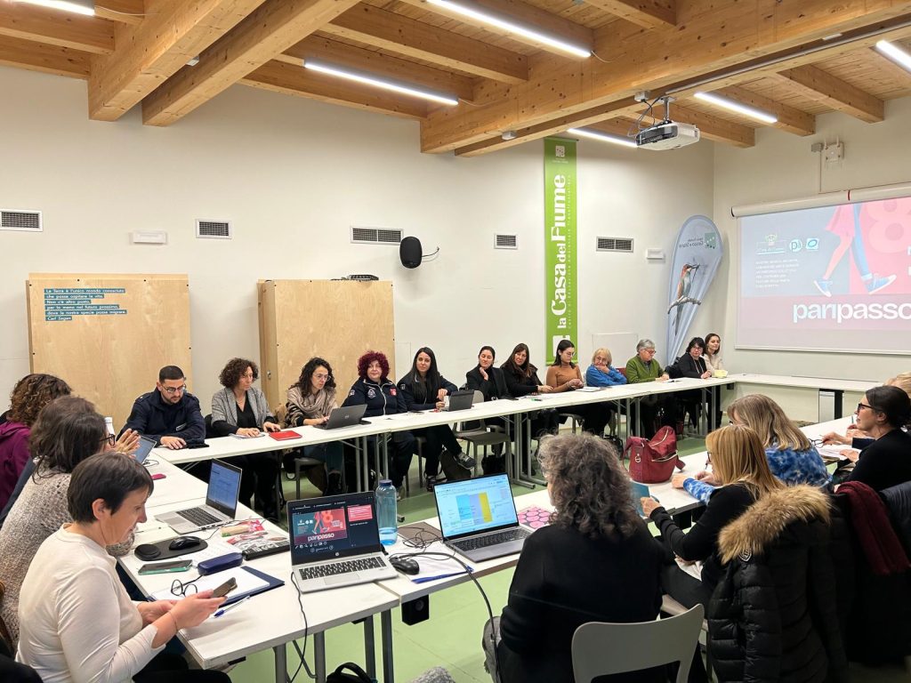 Un momento dell'incontro del Tavolo per la rassegna 8 marzo è tutto l'anno - Paripasso