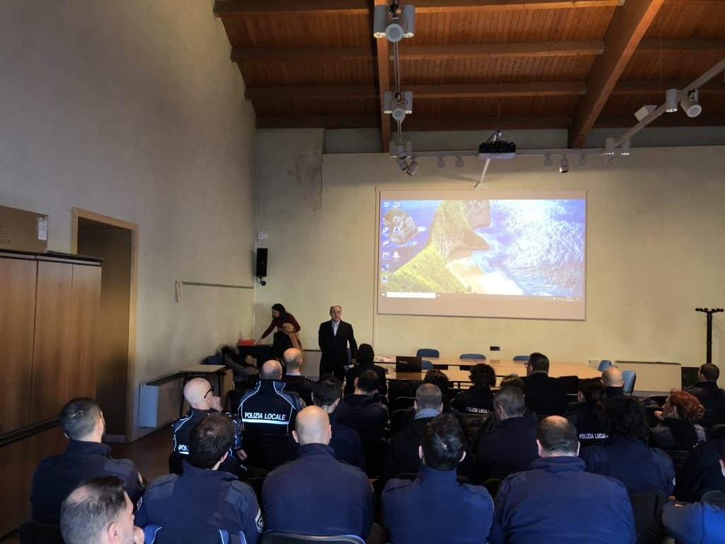 Un momento di formazione per la Polizia Locale sul tema della violenza domestica e di genere